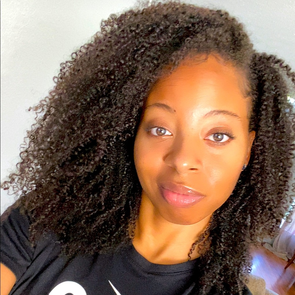 Meet your Posher, Akela noél